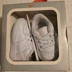 NIKE AIE FORCE SIZE 2